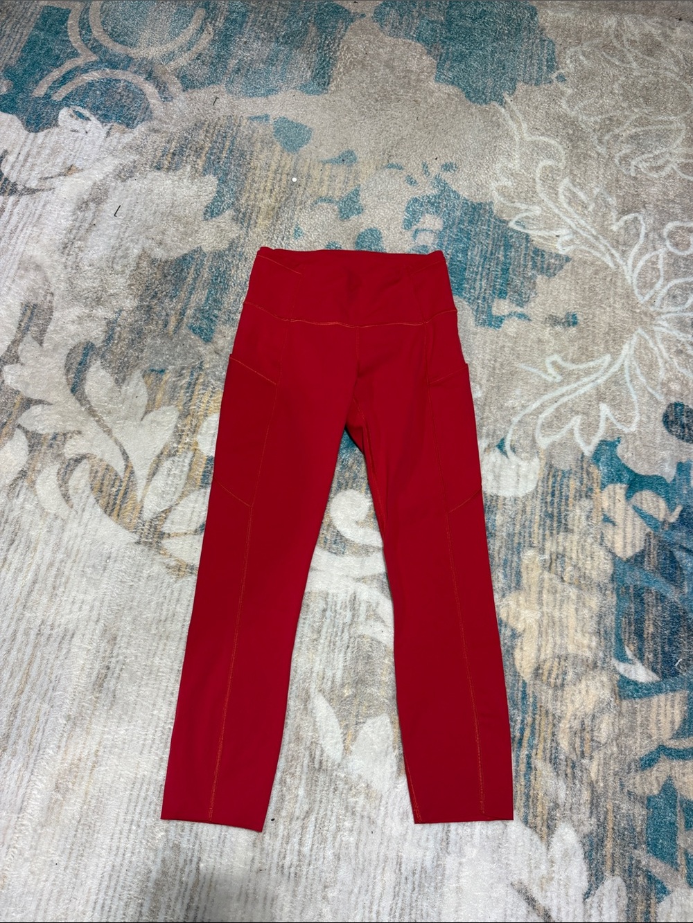 Lululemon red cropped legging size 4